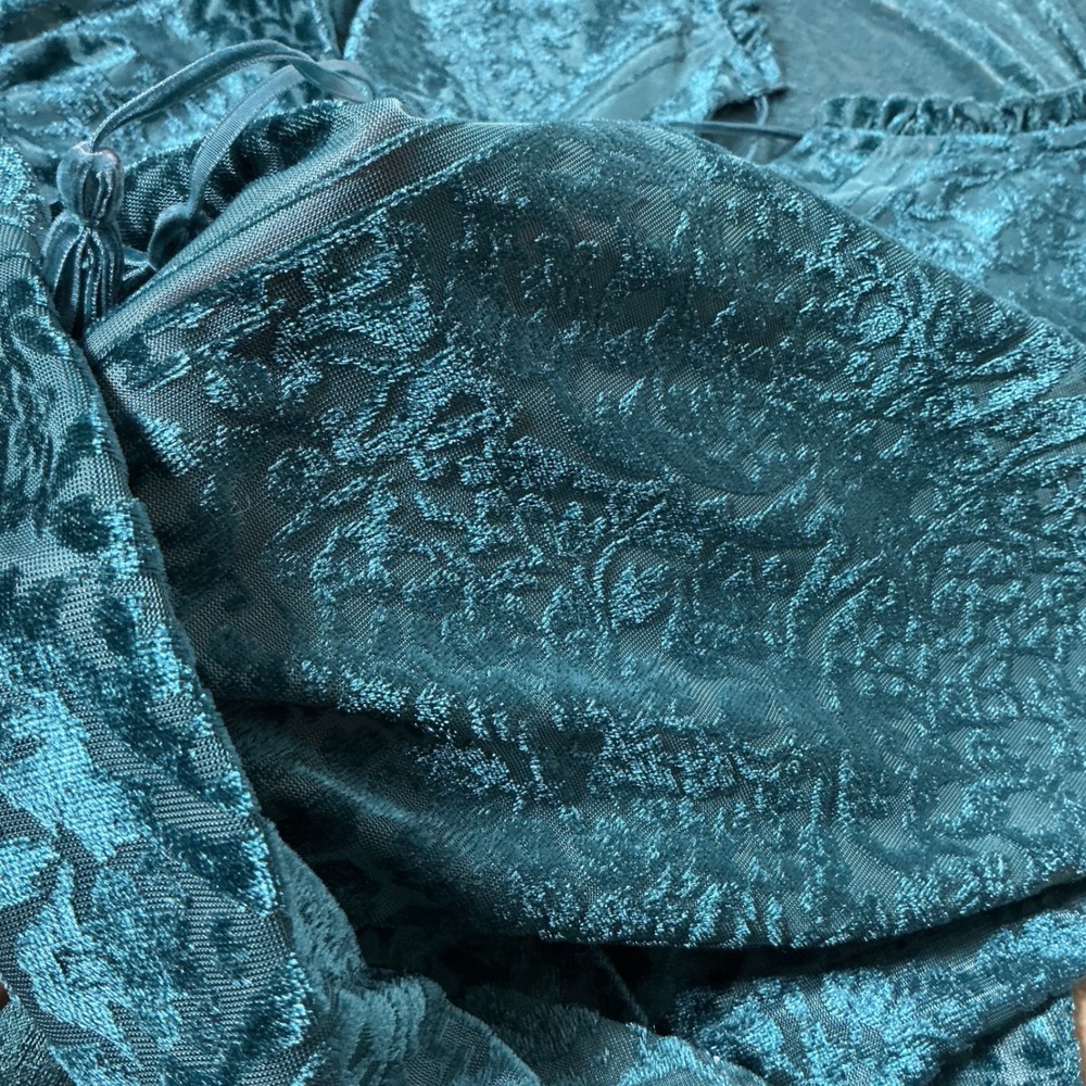 Valerie Stevens Burnout Velvet Damask Blouse Womens Medium Teal Tassel Boho Top - Picture 6 of 8